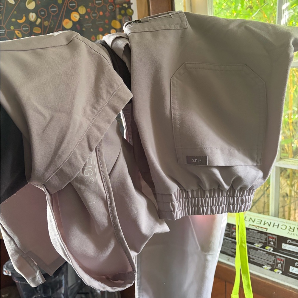 Figs Set Catarina top High Waisted Yola Skinny Scrub Pants XS extra small SLATE